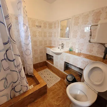 Didi, Affittacamere *