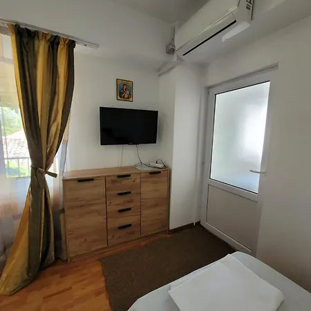 Didi, Affittacamere *